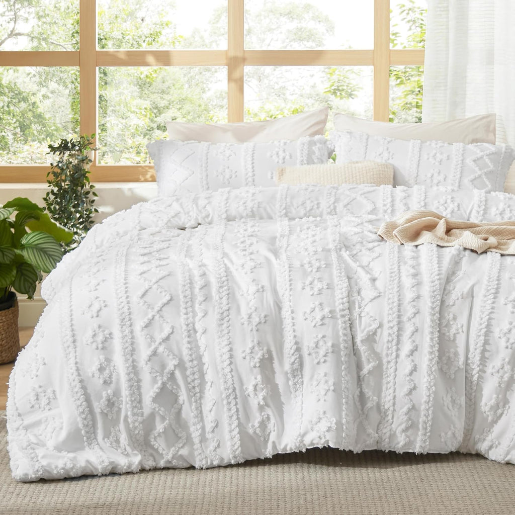 Bedsure Tufted Boho Comforter Set King Size - Beige Boho Bed Set, GentleSoft™ 3 Pieces Farmhouse Shabby Chic Embroidery Bedding, Gifts for Woman, Soft Jacquard King Comforter for All Seasons