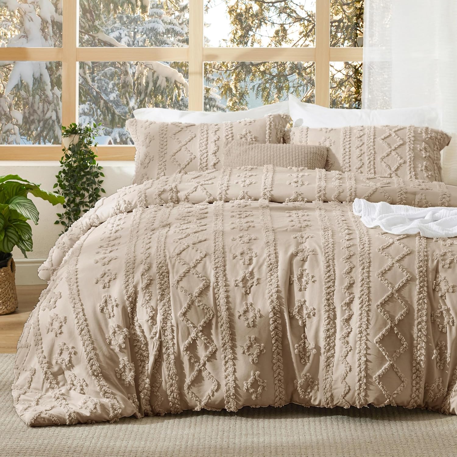 Bedsure Tufted Boho Comforter Set King Size - Beige Boho Bed Set, GentleSoft™ 3 Pieces Farmhouse Shabby Chic Embroidery Bedding, Gifts for Woman, Soft Jacquard King Comforter for All Seasons