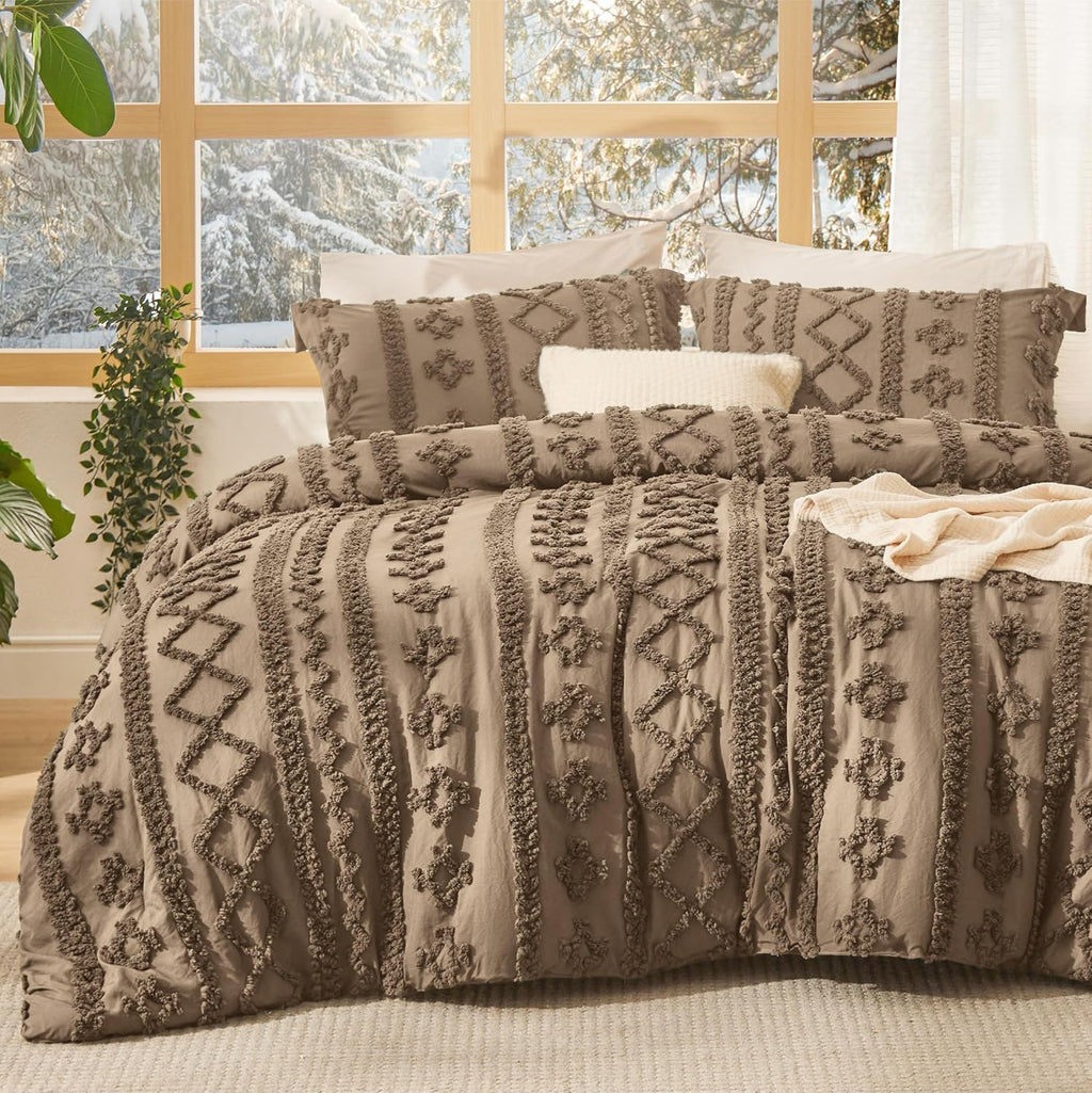 Bedsure Tufted Boho Comforter Set King Size - Beige Boho Bed Set, GentleSoft™ 3 Pieces Farmhouse Shabby Chic Embroidery Bedding, Gifts for Woman, Soft Jacquard King Comforter for All Seasons