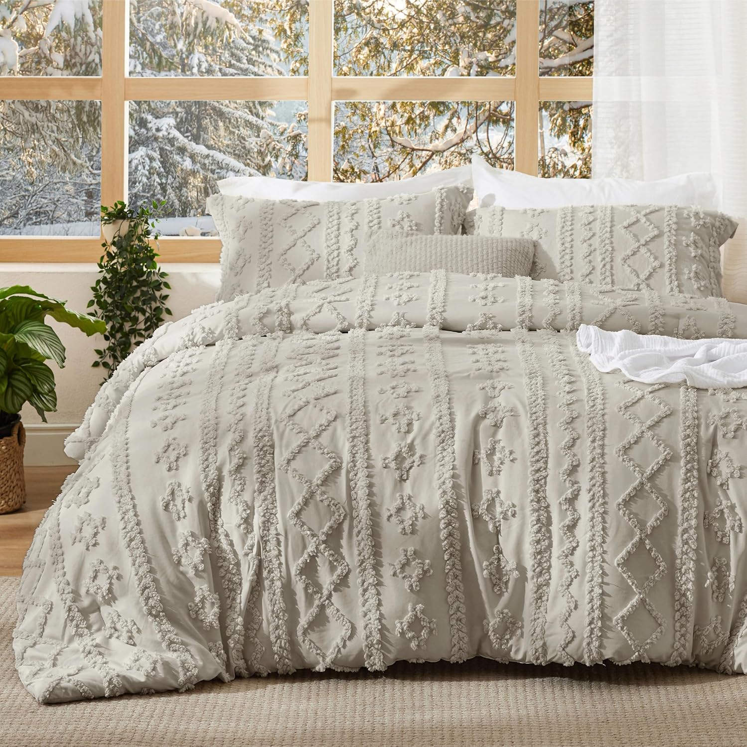 Bedsure Tufted Boho Comforter Set King Size - Beige Boho Bed Set, GentleSoft™ 3 Pieces Farmhouse Shabby Chic Embroidery Bedding, Gifts for Woman, Soft Jacquard King Comforter for All Seasons